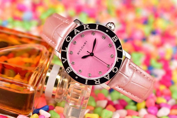 ブルガリ時計正面デザイン